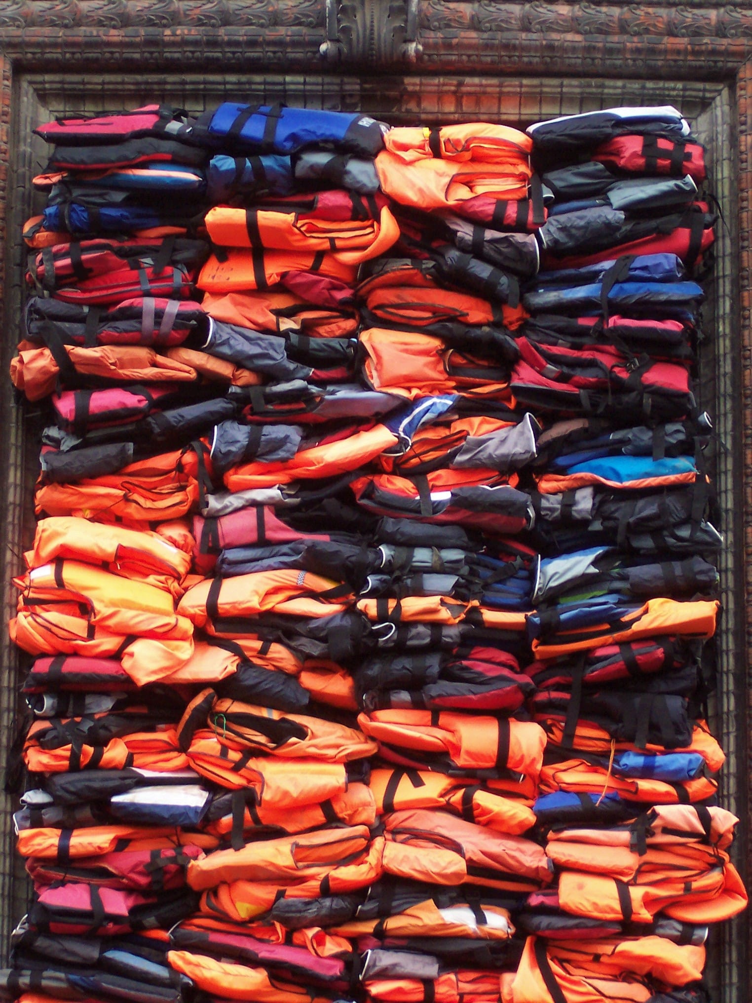 Ai Weiwei's Soleil Levant - migrants' lifejackets